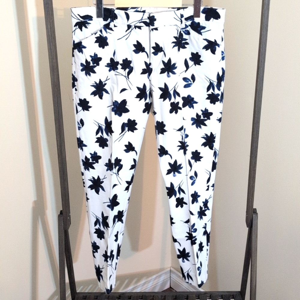 GAP| White Pants With Blue Floral Design Skinny Ankle Cotton Blend